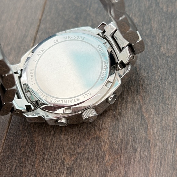 MICHAEL KORS Chronograph White Mother of Pearl Walcott Women's Watch, Jewellery - Picture 8 of 13